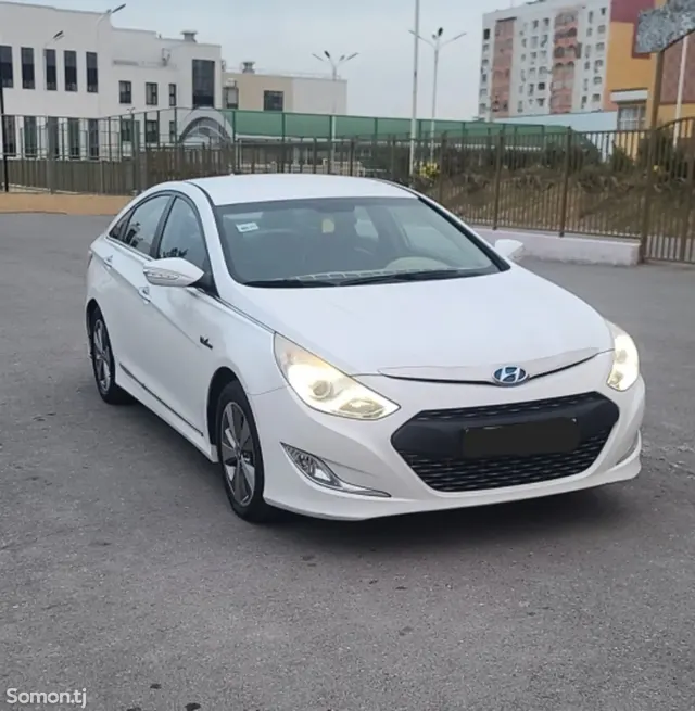 Hyundai Sonata 2012 · 2.0 AT