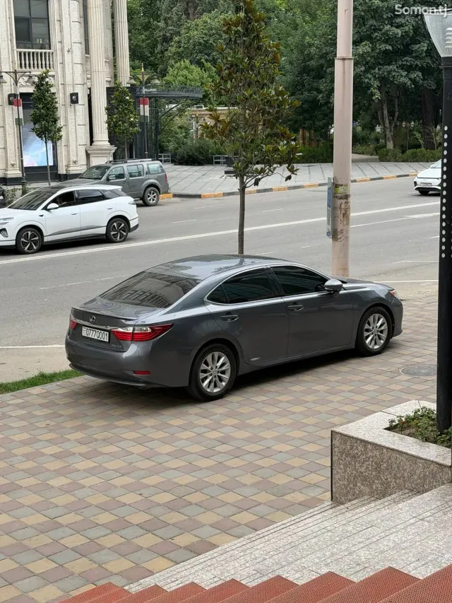 Lexus ES series 2014 · 3.0 AT
