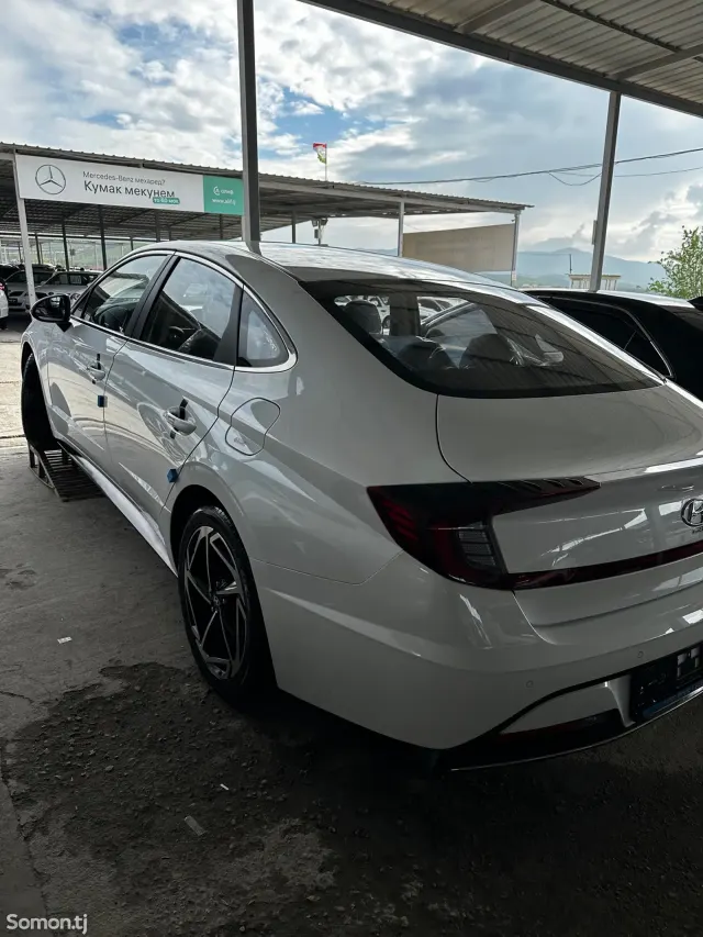 Hyundai Sonata 2020 · 2.0 AT