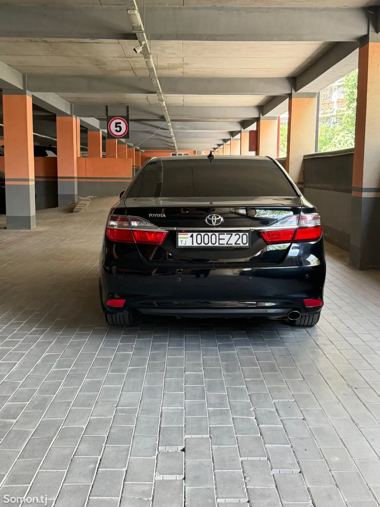 Toyota Camry 2015 · 2.5 AT