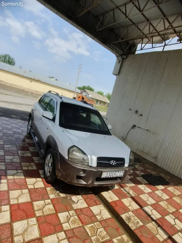 Hyundai Tucson 2005 · 2.0 AT