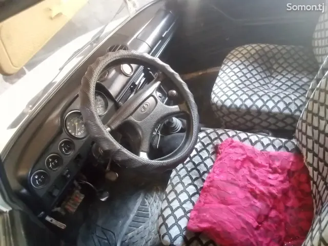 Lada (ВАЗ) 2106 1998 · 0.6 MT