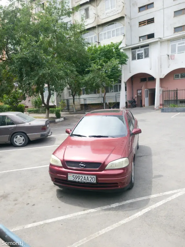 Opel Astra G 1998 · 1.6 MT