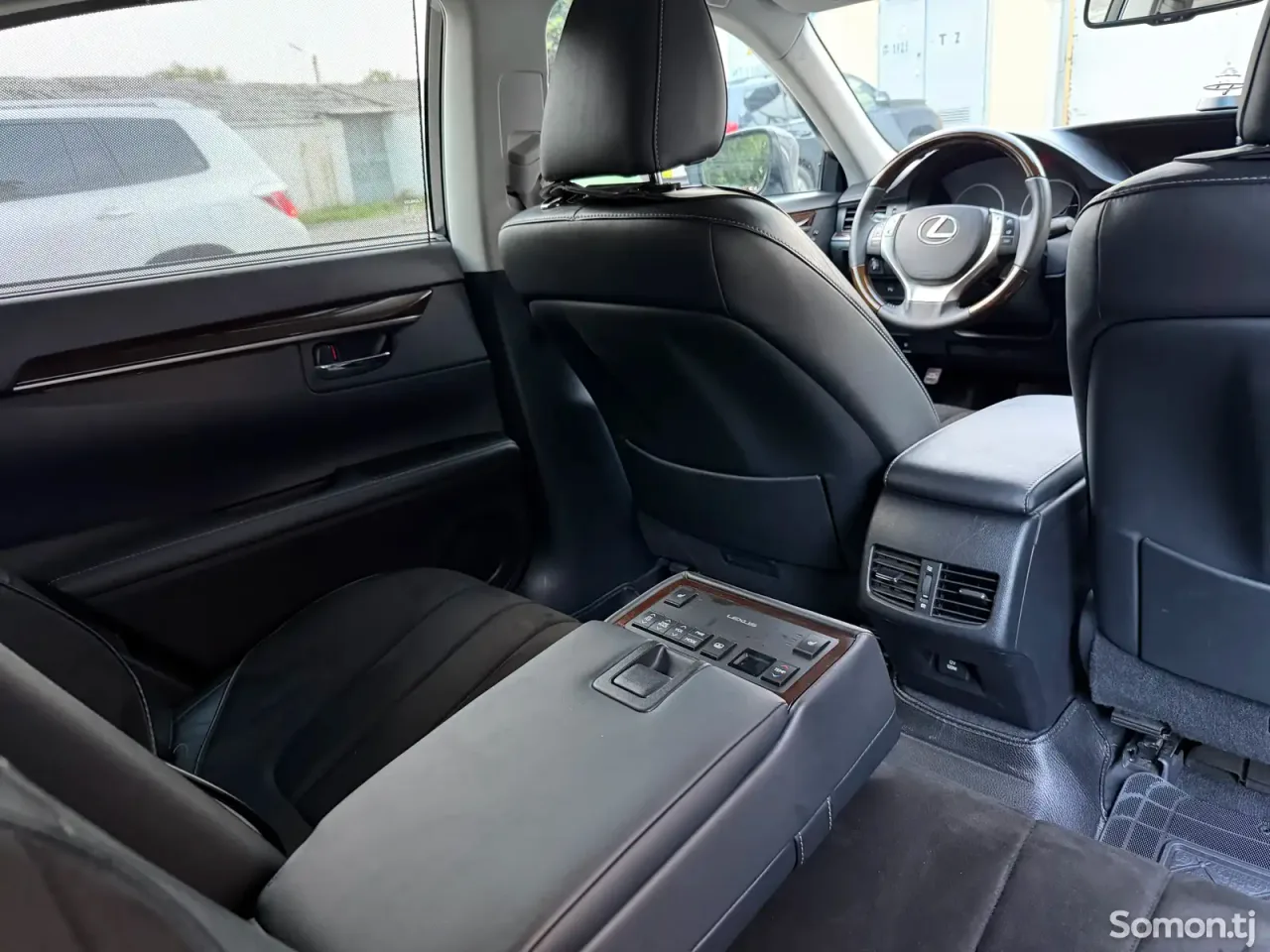 Lexus ES series 2015 · 3.0 AT