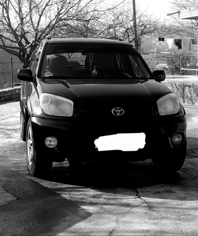 Toyota RAV 4 2004 · 2.4 AT