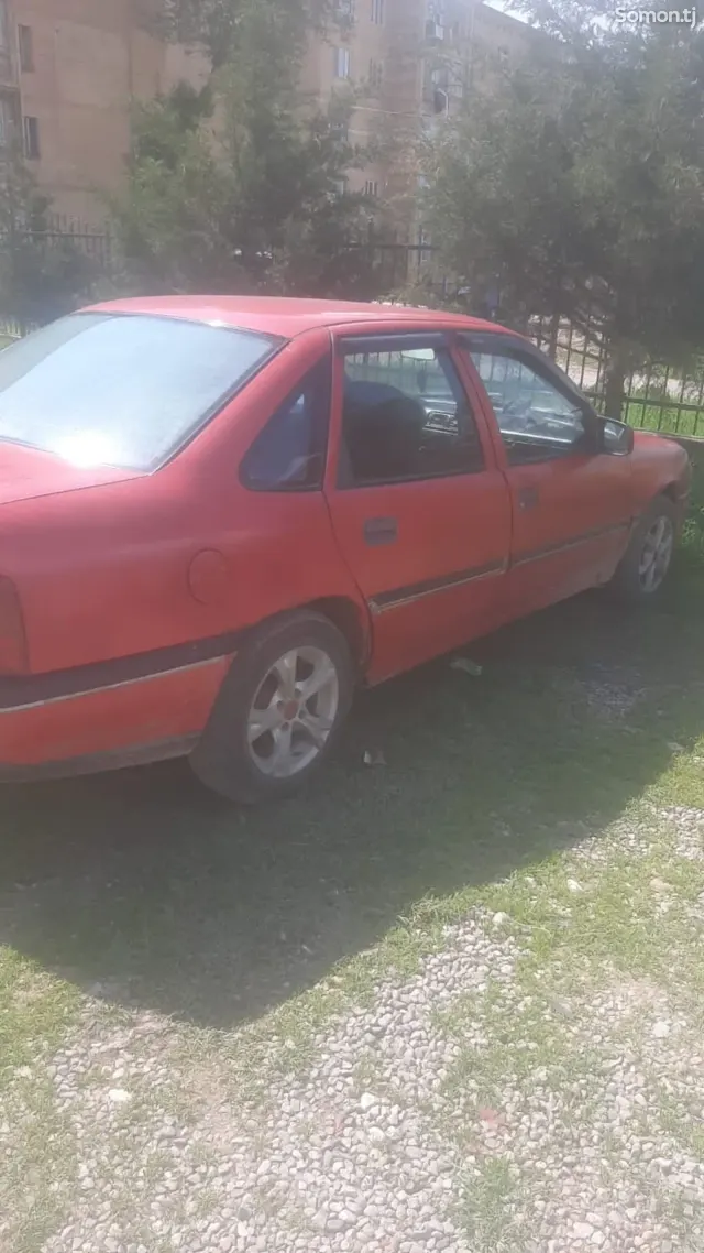 Opel Vectra A 1991 · 1.6 MT