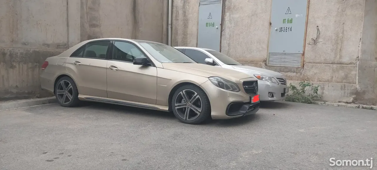 Mercedes-Benz E class 2012 · 3.5 AT