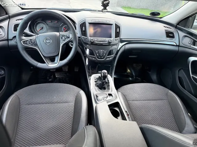 Opel Insignia 2015 · 2.2 MT