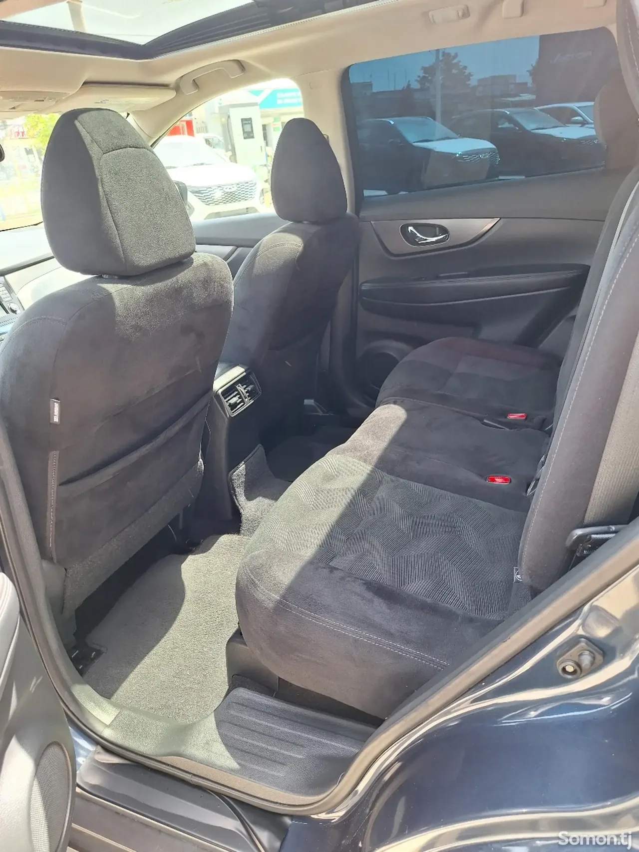 Nissan Rogue 2017 · 2.4 AT