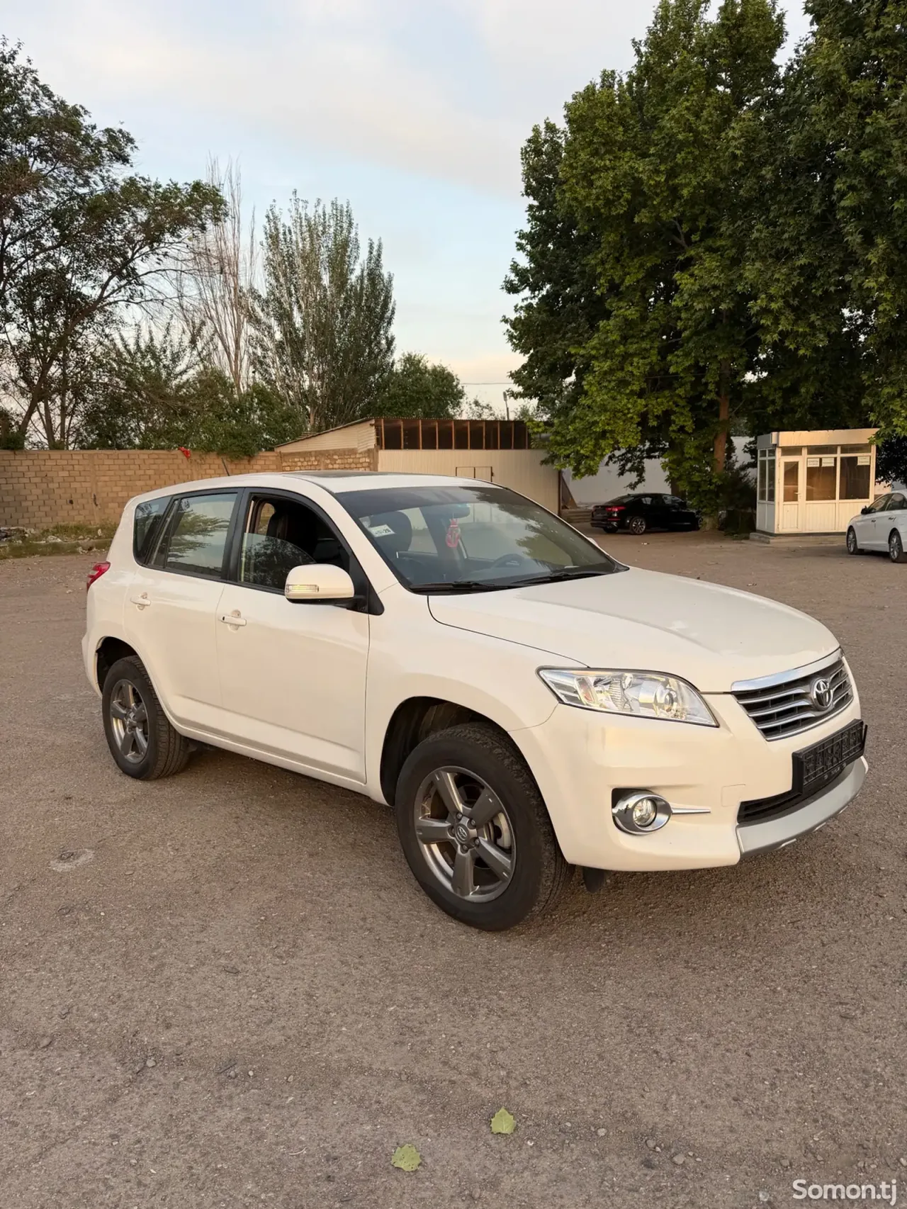 Toyota RAV 4 2012 · 2.0 MT