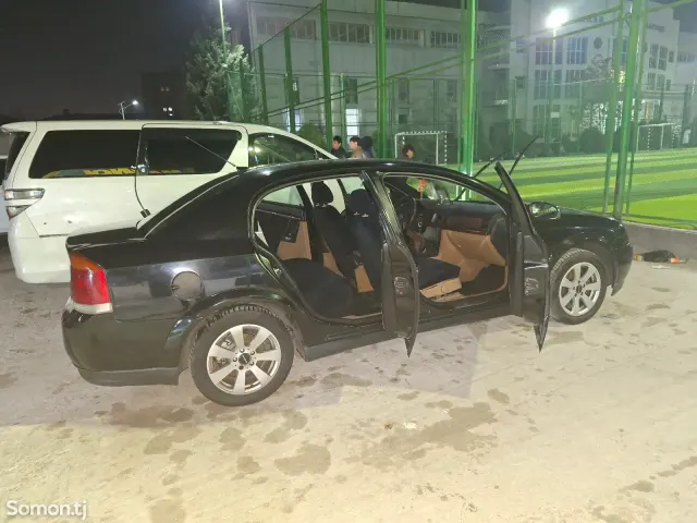 Opel Vectra C 2002 · 2.2 AT