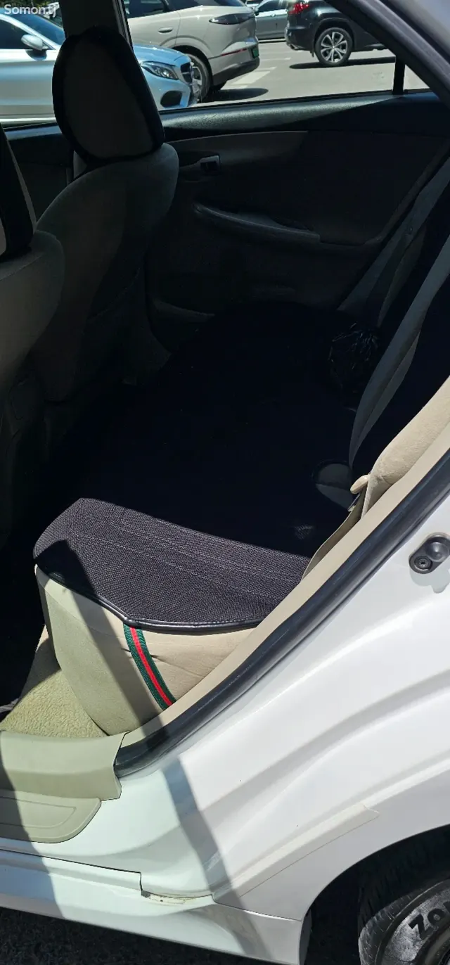 Toyota Corolla 2013 · 1.8 AT