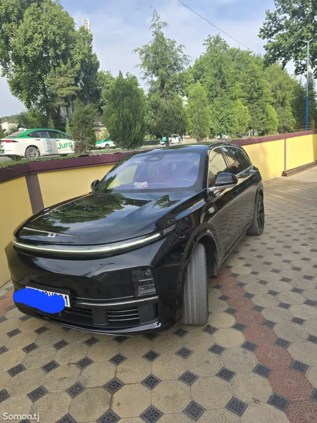Li Auto (Lixiang) L7 2024 · AT