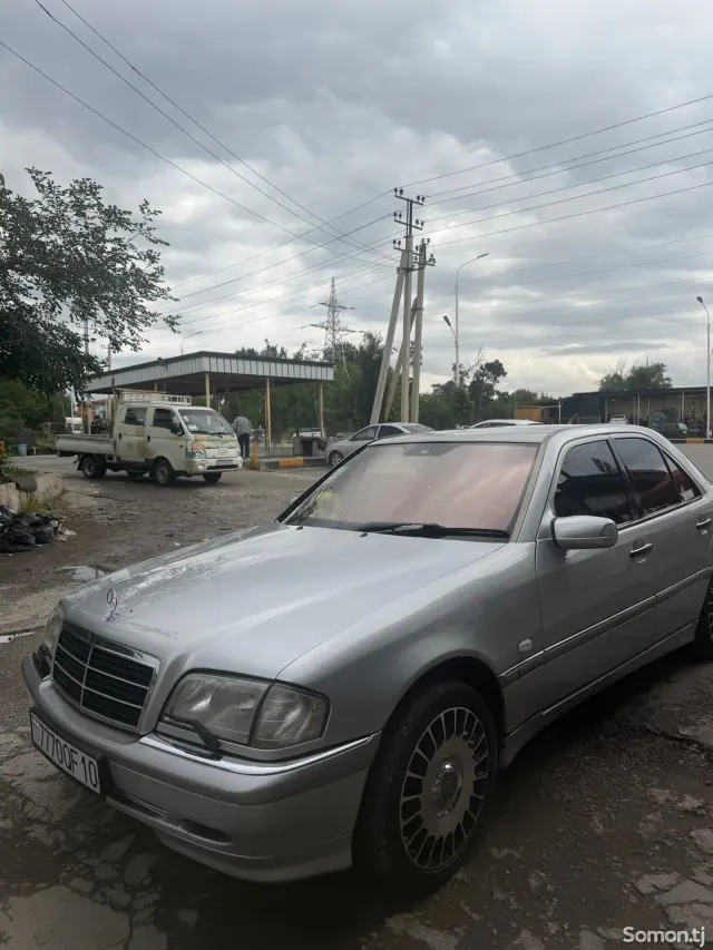 Mercedes-Benz C class 1998 · 3.2 AT