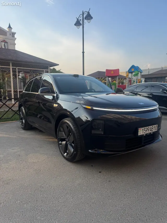 Li Auto (Lixiang) L6 2025 · 1.5 AT