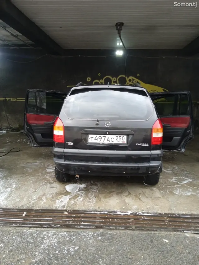 Opel Zafira 2001 · 2.2 AT