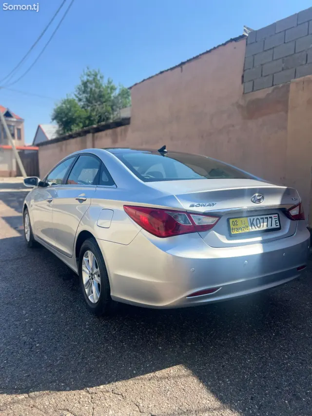 Hyundai Sonata 2010 · 2.0 AT