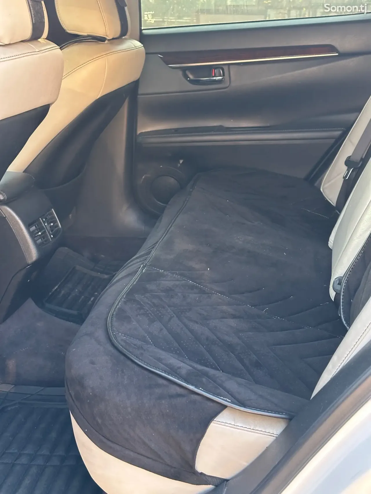 Lexus ES series 2015 · 3.5 AT