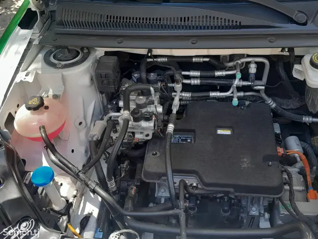 BYD E2 2025 · 5.0 AT