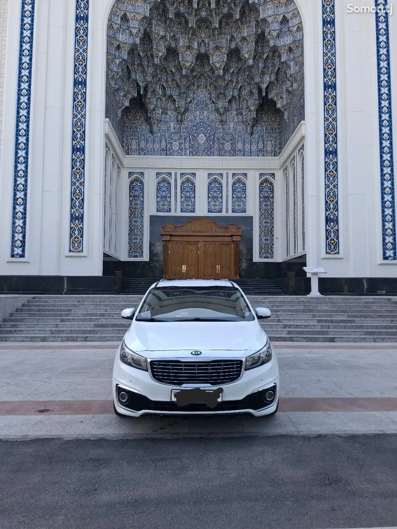 Kia Carnival 2016 · 2.2 AT