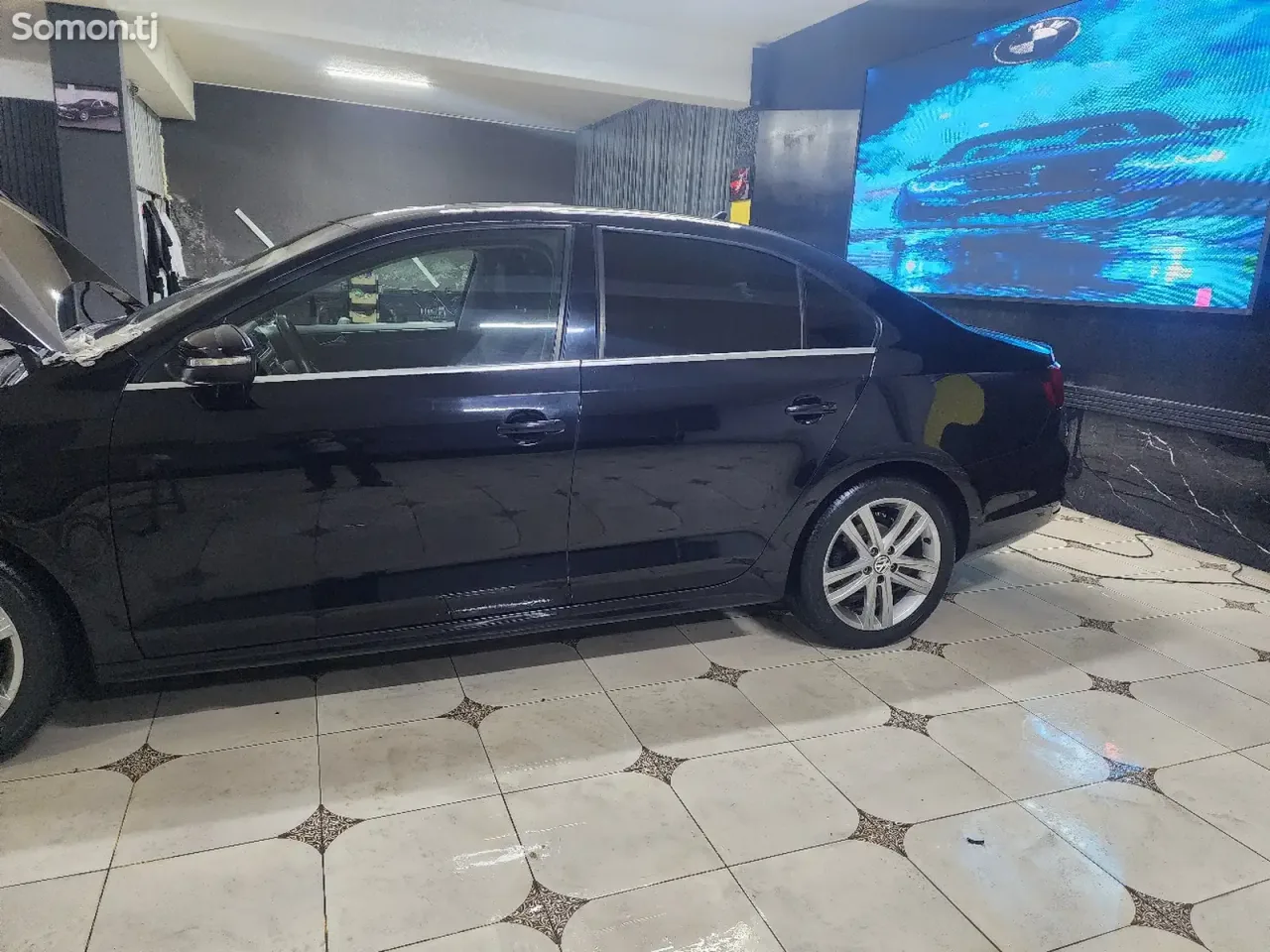 Volkswagen Jetta 2015 · 2.0 AT