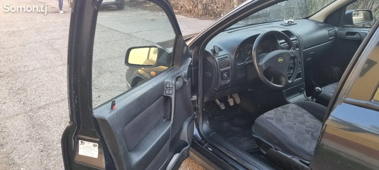 Opel Astra G 1998 · 1.6 MT