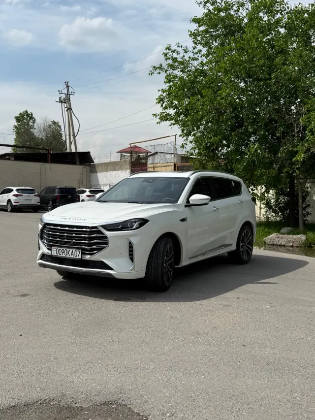 Jetour X70 Plus 2021 · 1.6 AT