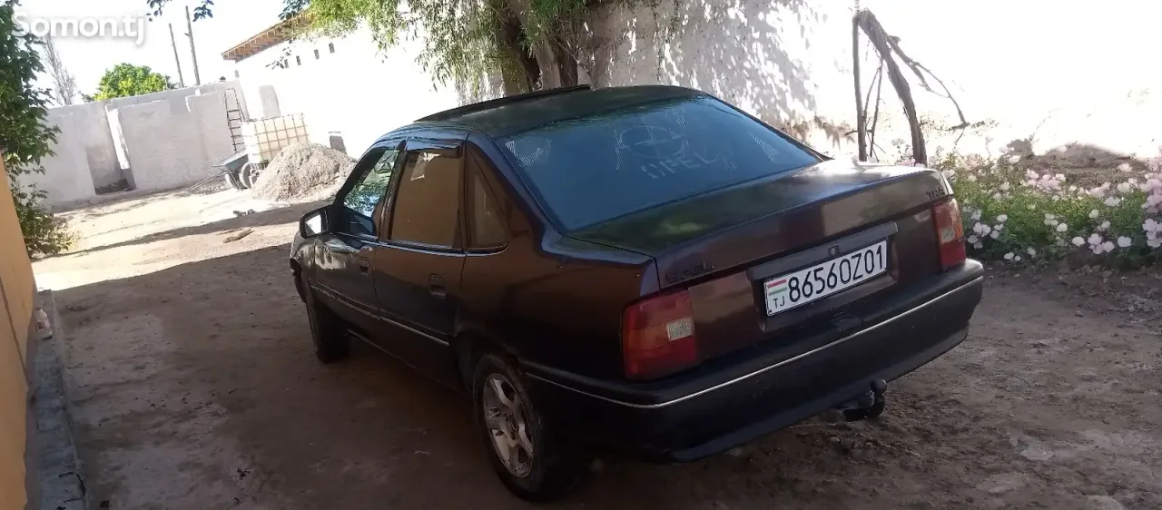 Opel Vectra A 1991 · 1.8 MT