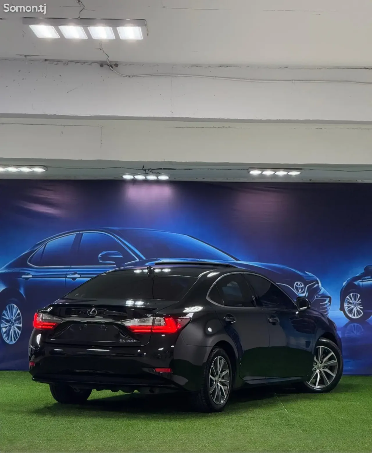 Lexus ES series 2018 · 3.0 AT