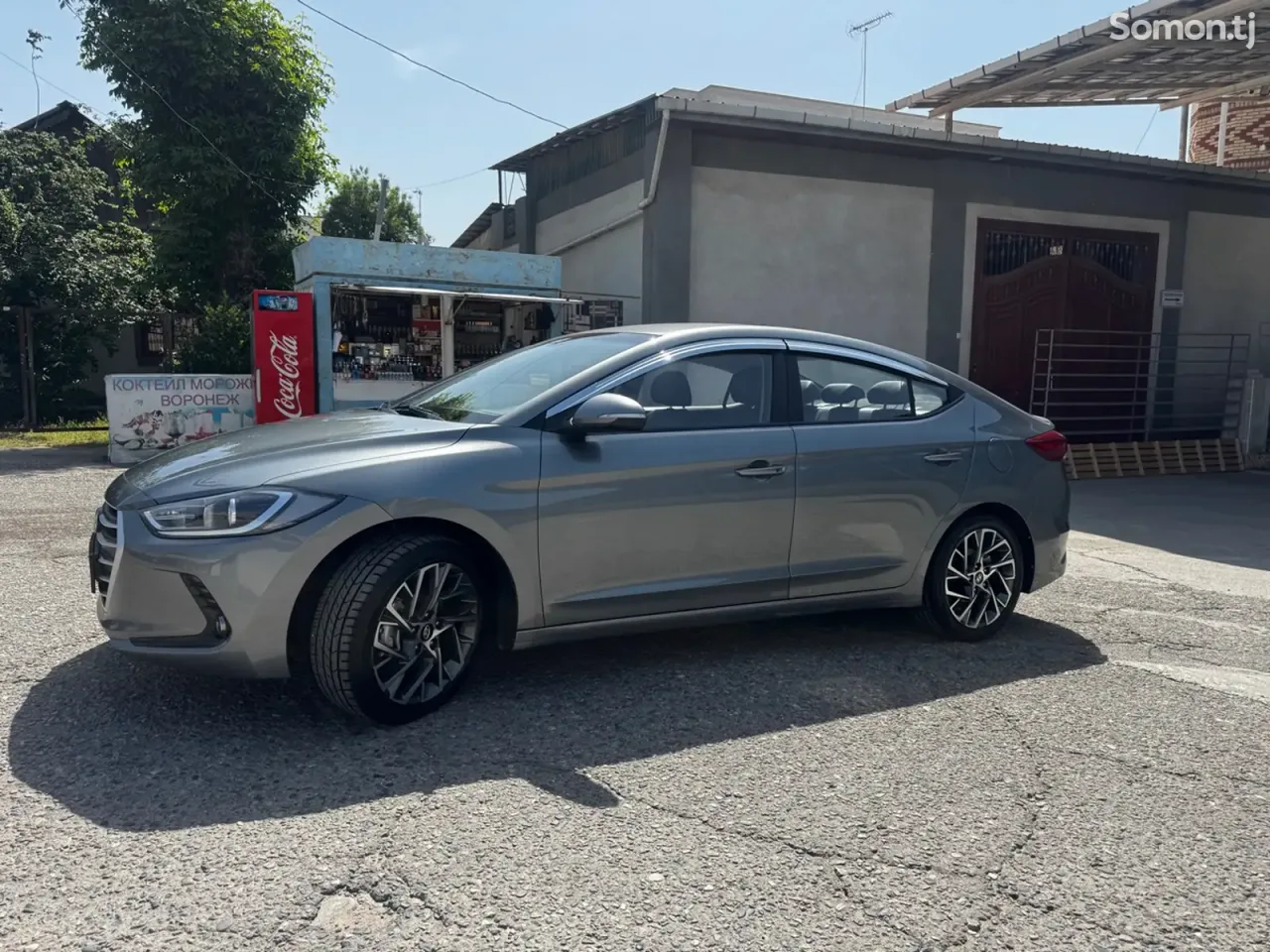 Hyundai Avante 2016 · 1.6 AT