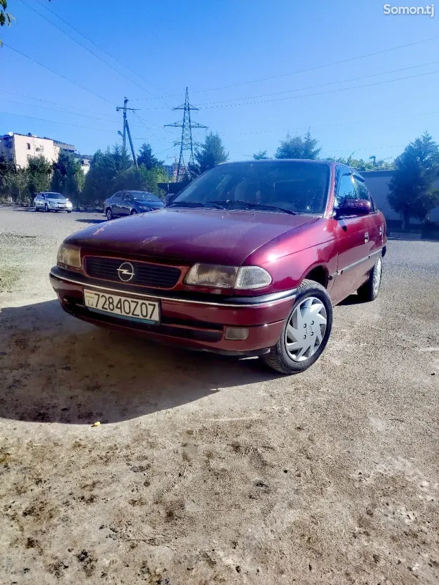 Opel Astra F 1997 · 1.6 MT