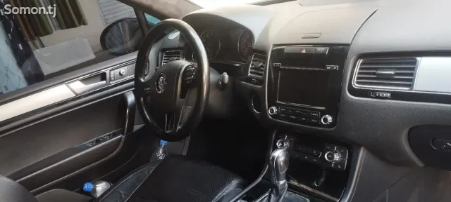 Volkswagen Touareg 2012 · 3.6 AT