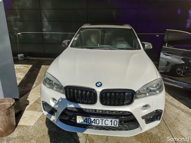 BMW X5 M 2016 · 4.4 MT