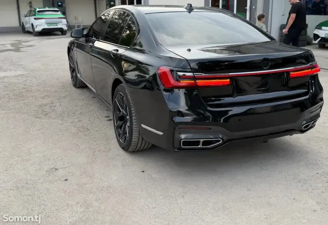 BMW 7 series 2011 · 3.0 AT