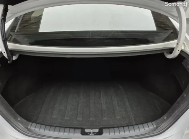 Hyundai Avante 2018 · 1.6 AT