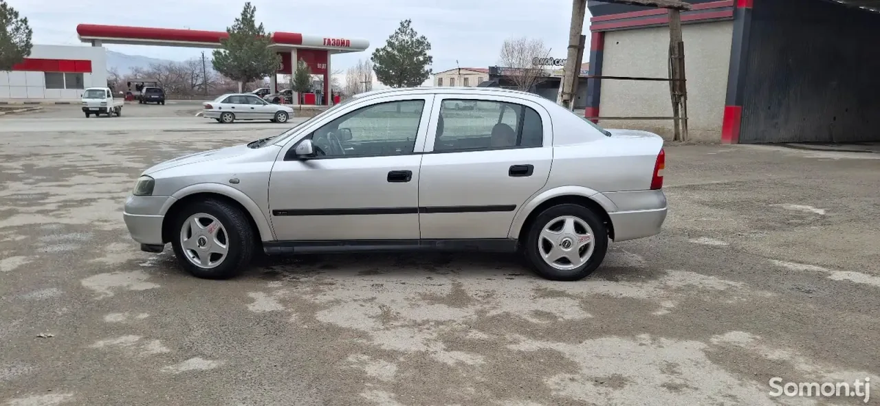 Opel Astra G 1999 · 1.6 AT