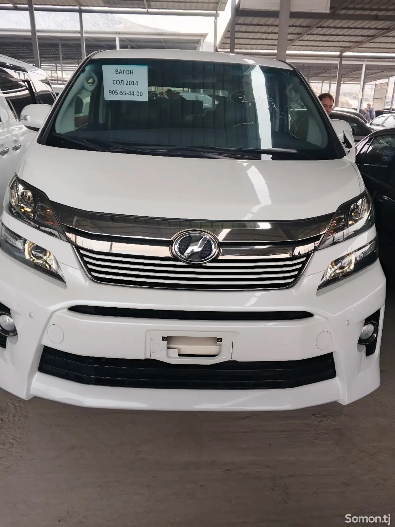 Toyota Vellfire 2014 · 2.4 AT
