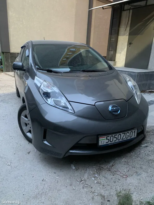 Nissan Leaf 2017 · AT