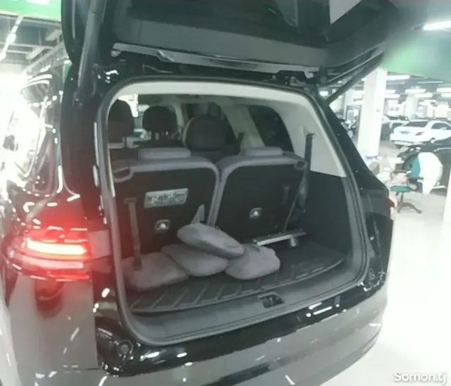 Leapmotor C16 2026 · AT