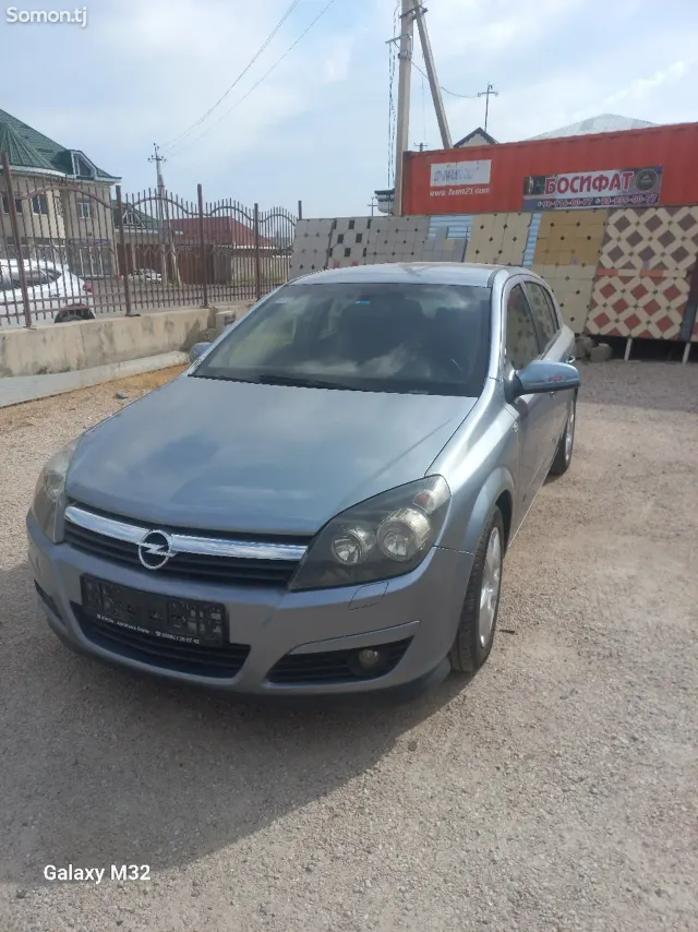 Opel Astra H 2006 · 1.8 AT
