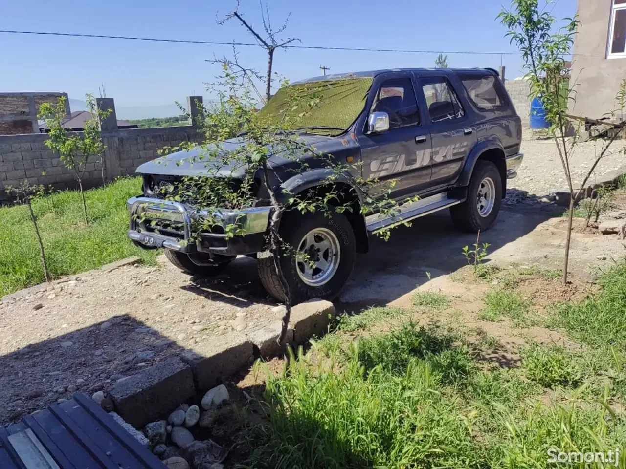 Toyota Hilux Surf 1992 · 2.5 MT