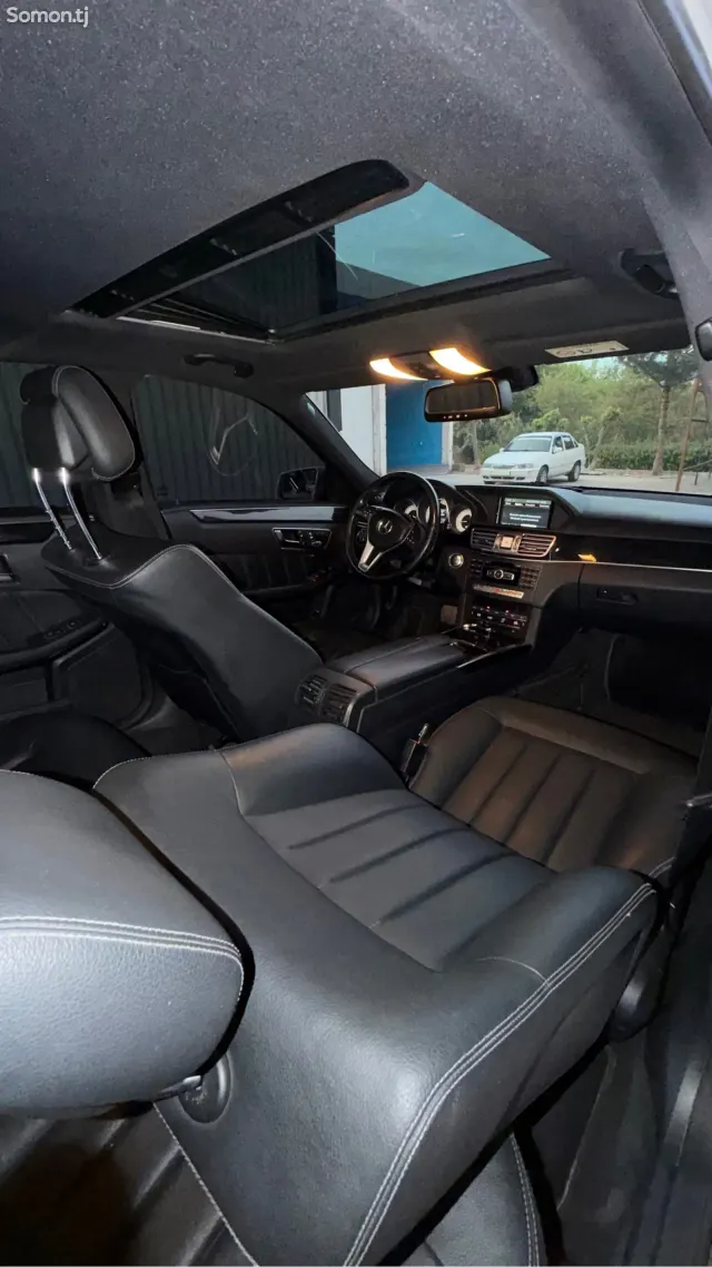 Mercedes-Benz E class 2015 · 2.2 AT