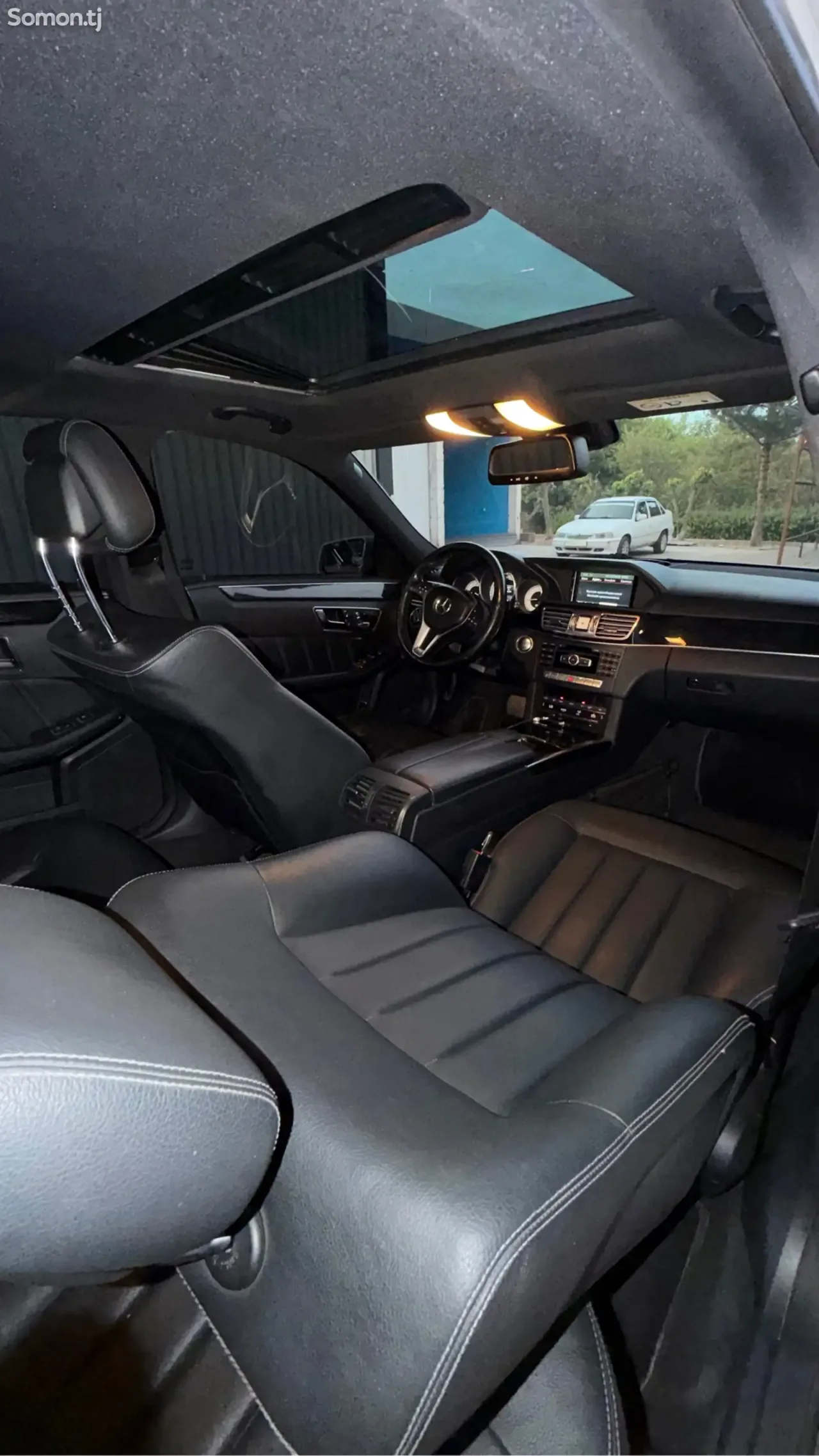 Mercedes-Benz E class 2015 · 2.2 AT