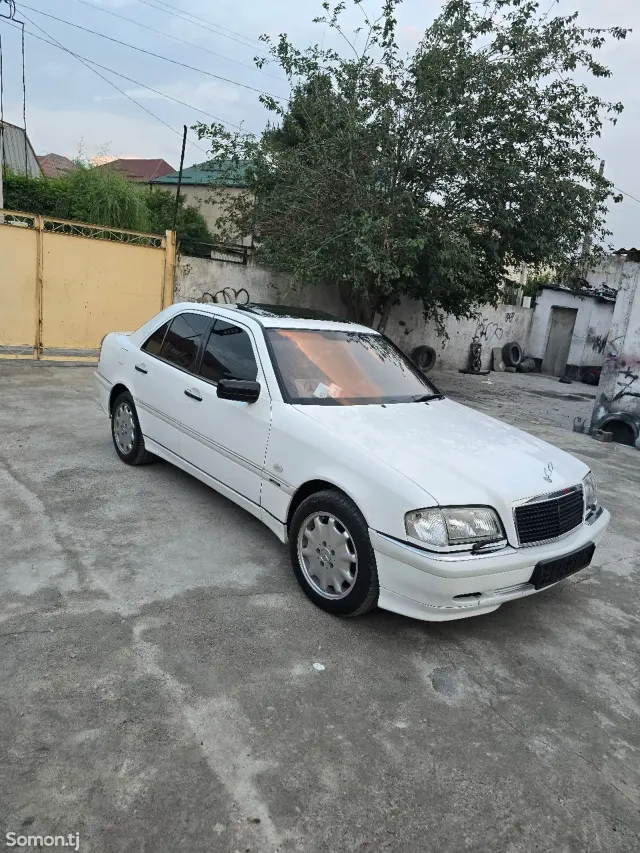 Mercedes-Benz C class 1998 · 2.4 AT