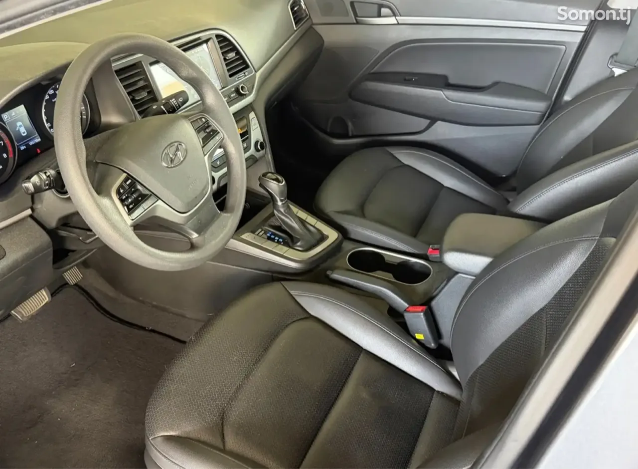 Hyundai Avante 2017 · 1.6 AT