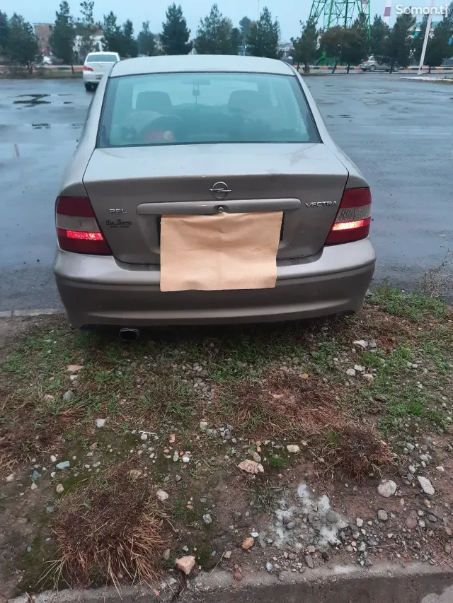 Opel Vectra B 1996 · 2.0 MT