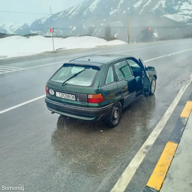 Opel Astra F 1996 · 1.6 MT