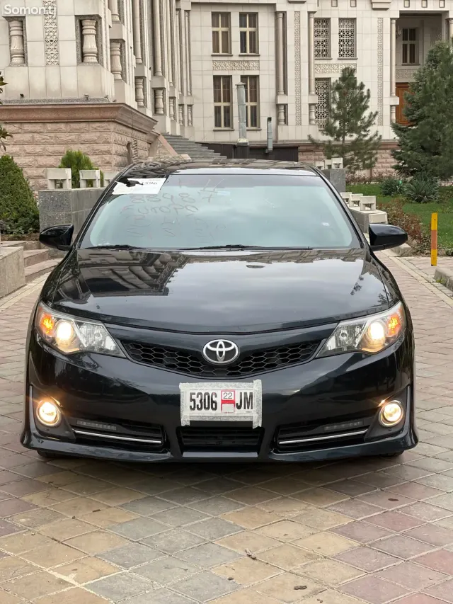 Toyota Camry 2014 · 2.5 AT