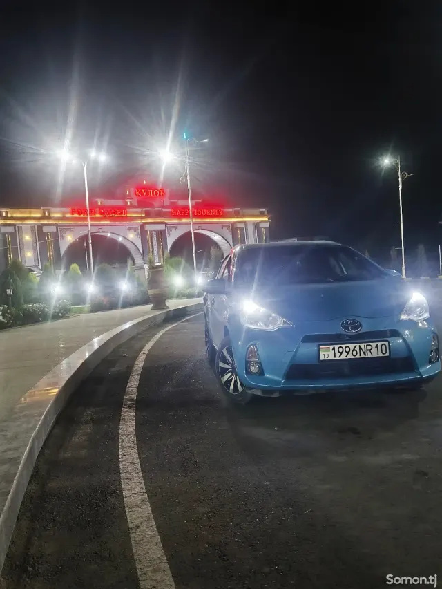 Toyota Aqua 2012 · 1.5 CVT