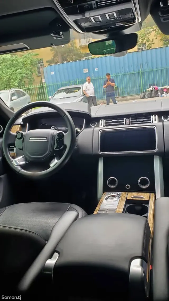 Land Rover Vogue 2018 · 3.0 AT